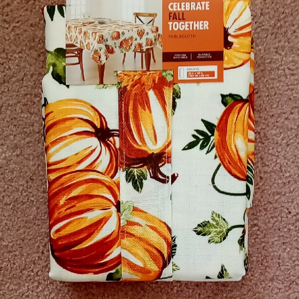 NWT Pumpkin Print Tablecloth